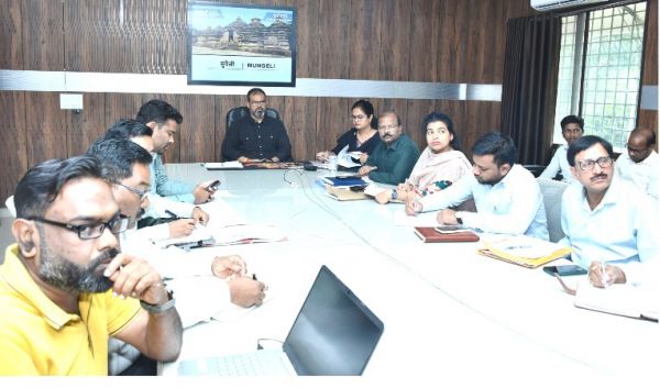 कलेक्टोरेट स्थित एनआईसी में जनगणना को लेकर महत्वपूर्ण वर्चुअल बैठक सम्पन्न  आगामी जनगणना की तैयारियों एवं कार्यप्रणाली की हुई समीक्षा