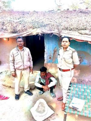 ग्राम कुकुसदा में 09 लीटर कच्ची महुआ शराब जब्त