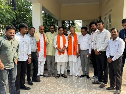 पुर्व जिलाअध्यक्ष सुभाष जालान के गृह मे तोषर साहू मंत्री का आगमन,हुआ भव्य  स्वागत  