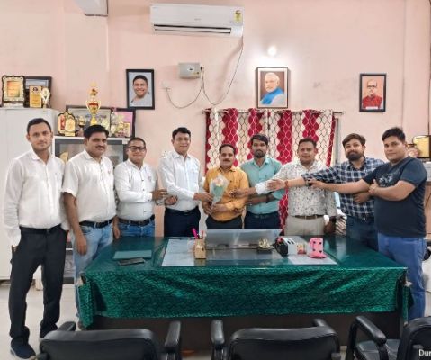 प्रभारी प्राचार्य के रूप में वरिष्ठ शिक्षक महादेव यादव ने किया पदभार ग्रहण