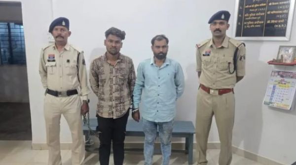 महिला ऋण योजना में 1.11 करोड़ रुपये की धोखाधड़ी का खुलासा, 24 घंटे में दो आरोपी गिरफ्तार  267 महिला ग्राहकों की राशि के कथित गबन का मामला, अन्य आरोपियों की तलाश जारी