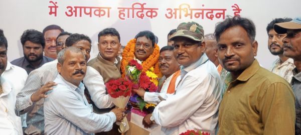 छत्तीसगढ़ मछुआ कल्याण बोर्ड के अध्यक्ष आनंद निषाद ने ली शपथ, जांजगीर मछुआरा समाज में खुशी की लहर 