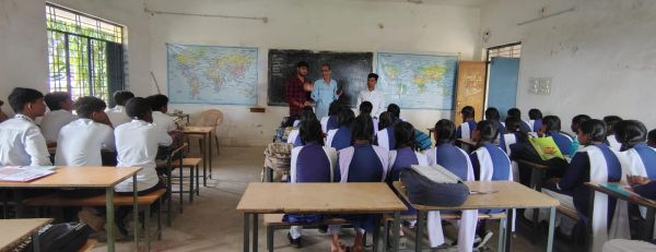 सल्हेओना हाई स्कूल में 'MY BHARAT' अभियान की जानकारी, विद्यार्थियों को राष्ट्र निर्माण से जुड़ने का दिया संदेश..
