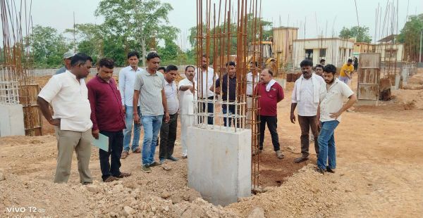 100 बिस्तर अस्पताल निर्माण की गुणवत्ता पर फिर उठे सवाल, ब्लॉक कांग्रेस अध्यक्ष ने कहा- नियमों को दरकिनार कर हो रहा घटिया काम..