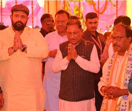 मुख्यमंत्री श्री विष्णुदेव साय श्री हरि अखंड संकीर्तन नाम यज्ञ में हुए शामिल  महाकुल यादव समाज के वृंदावन भवन के विस्तार के लिए 50 लाख रुपए देने की घोषणा