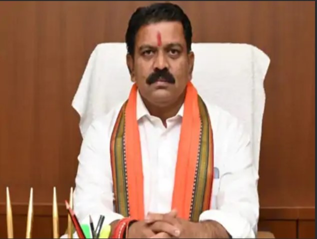 भूपेश बोले- CM कुछ कह रहे, गृहमंत्री खंडन कर रहे