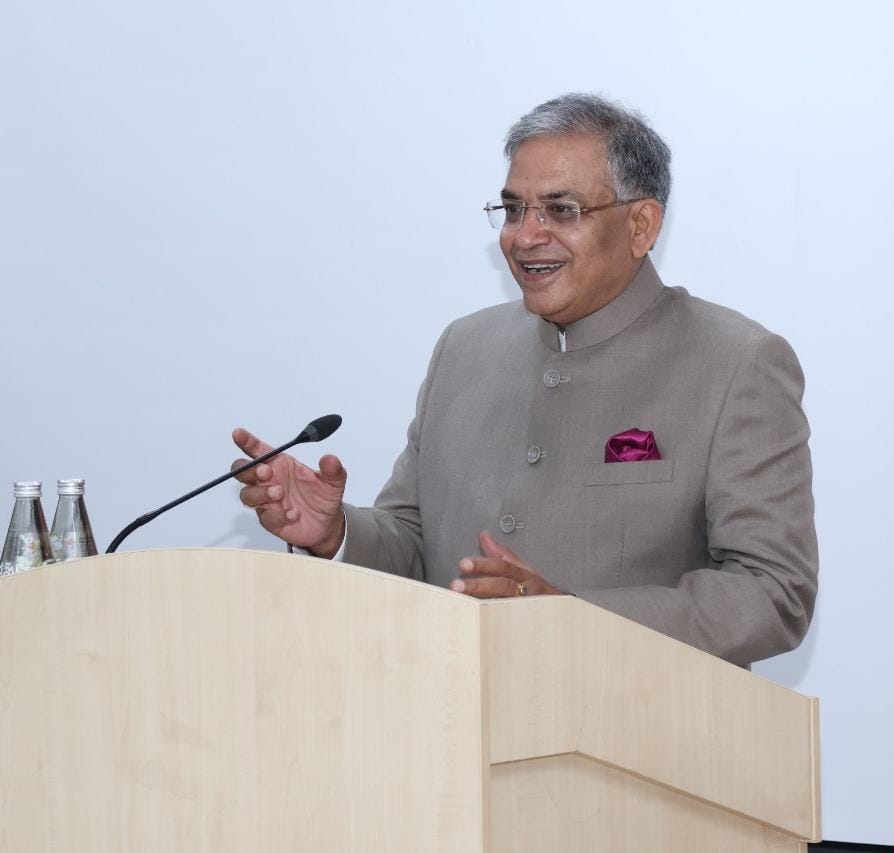 मतदान केंद्रों पर मतदाताओं के लिए मोबाइल जमा करने की सुविधा प्रदान करेगा निर्वाचन आयोग   प्रचार नियमों का सरलीकरण