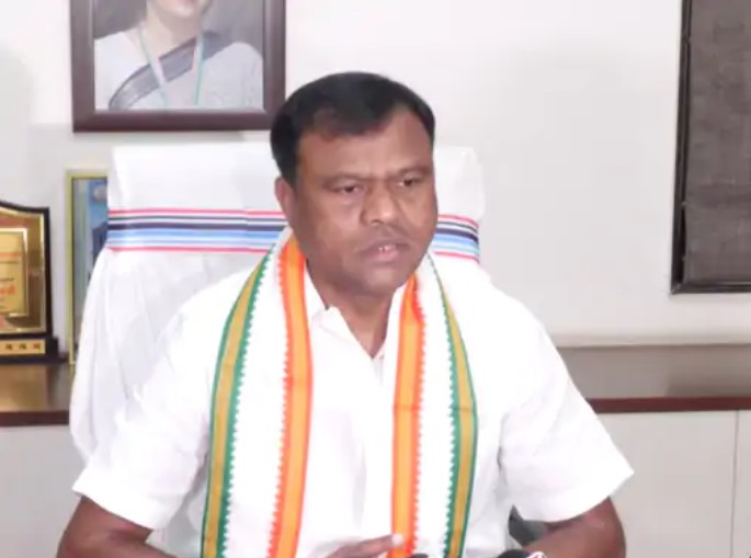 छत्तीसगढ़ में नई तबादला नीति...कांग्रेस ने खड़े किए सवाल