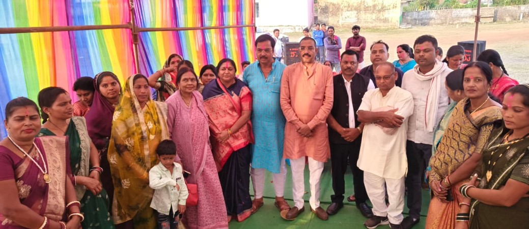 मितानिन दिवस पर सेवाभावी मितानिन बहनों का सम्मान, समाजसेवी अशोक चंद्राकर ने दी शुभकामनाएँ