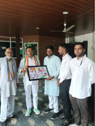 विधानसभा बिलाईगढ़ के जनप्रतिनिधियों ने प्रदेश अध्यक्ष दीपक बैज से की मुलाक़ात राजनितिक मुद्दों पे हुई चर्चा*