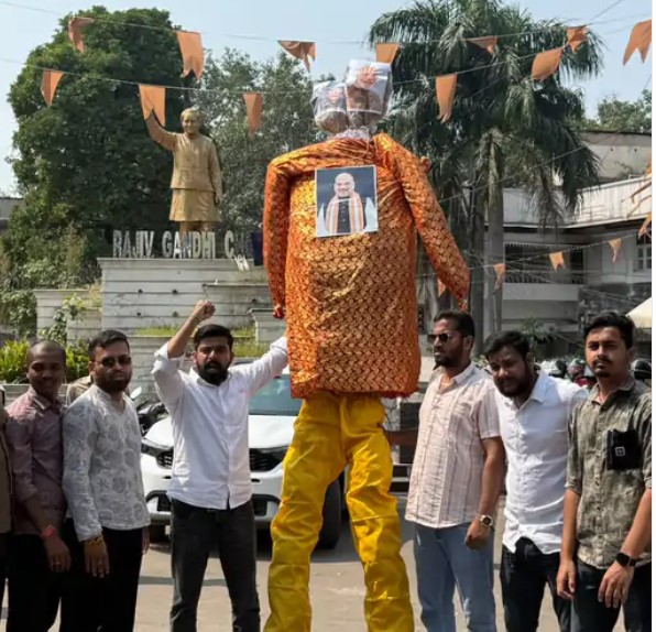 NSUI ने PM मोदी और ज्ञानेश कुमार का पुतला फूंका