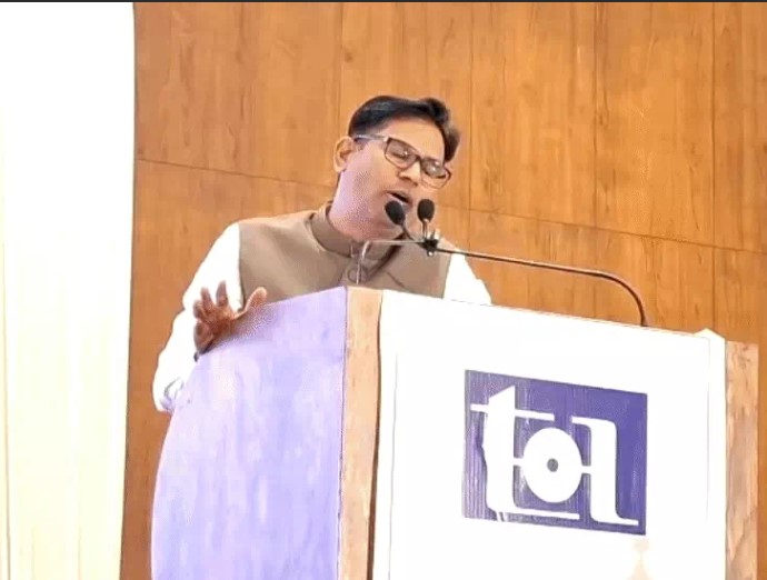 ओपी बोले-भूपेश चुनाव जीते तो नया कुर्ता सिलवाकर शपथ ली:अब हारे तो EVM खराब, कहा-
