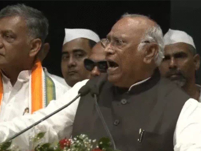 खड़गे के 'मोदी के बाप' वाले बयान पर बवाल:डिप्टी CM बोले-ऐसी भाषा शोभा नहीं देती;