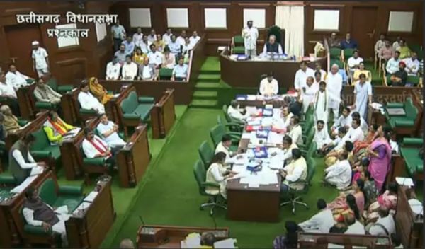 मानसून-सत्र...खाद के मुद्दे पर हंगामा, डॉ रमन भड़के