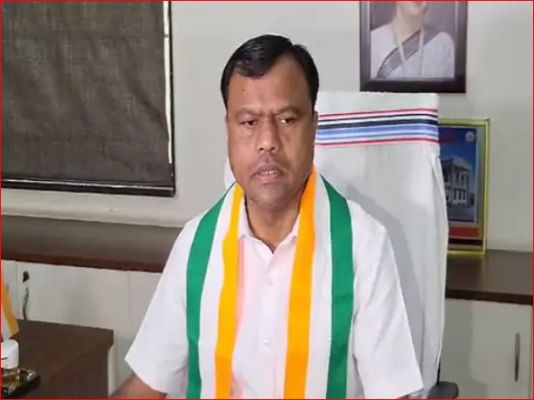 नक्सल सरेंडर पर कांग्रेस ने उठाए सवाल