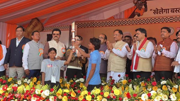 मुख्यमंत्री श्री विष्णुदेव साय ने संभाग स्तरीय बस्तर ओलम्पिक का किया विधिवत शुभारंभ