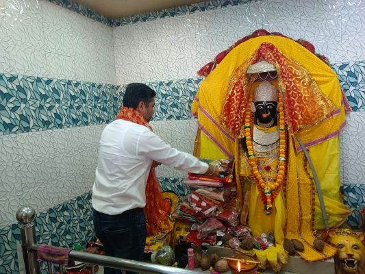 चैतन्य बघेल ने पाटन के देवालयों में मत्था टेककर लिया देवीयों का आशीर्वाद
