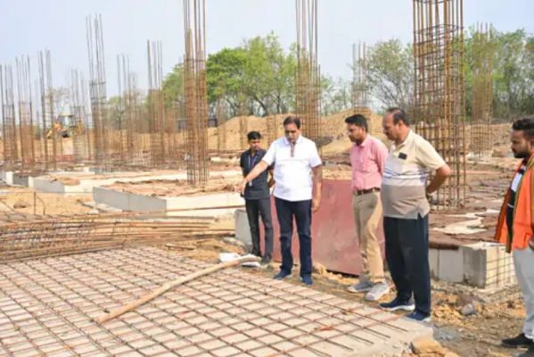 सरोना अस्पताल में गुणवत्ता पर भड़के विधायक राजेश मूणत