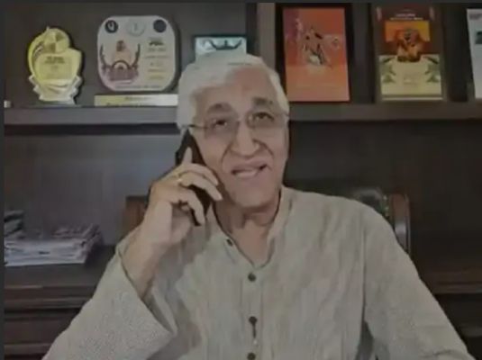 दिल्ली विवाद के बीच बैज से सिंहदेव बोले-सीएम बनिए