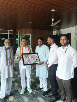 विधानसभा बिलाईगढ़ के जनप्रतिनिधियों ने प्रदेश अध्यक्ष दीपक बैज से की मुलाक़ात राजनितिक मुद्दों पे हुई चर्चा*
