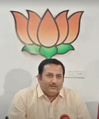 बीजेपी बोली-भ्रष्टाचार के आरोपी को बचाने धरना दे रही कांग्रेस
