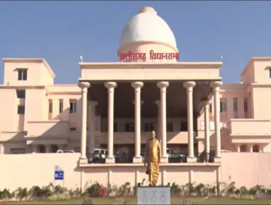 मानसून सत्र में अविश्वास प्रस्ताव लाने की तैयारी में कांग्रेस