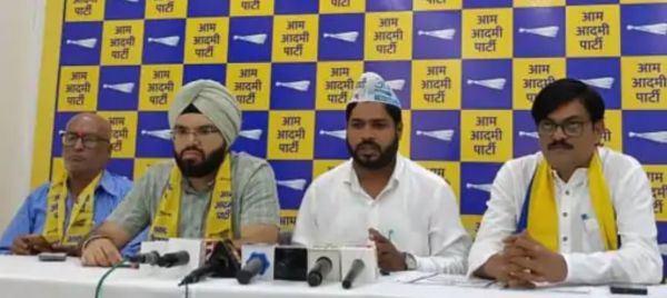 बेरोजगारी भत्ते को लेकर हस्ताक्षर अभियान चलाएगी AAP