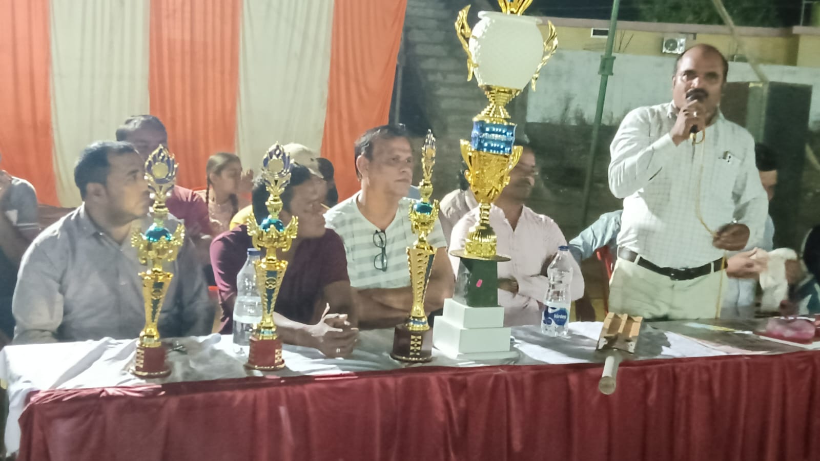 रोहांसी में 18 रात्रिकालीन क्रिकेट टूर्नामेंट का धूमधाम से शुभारंभ, रोहांसी मिनी स्टेडियम में 17 दिनों का रोमांच शुरू