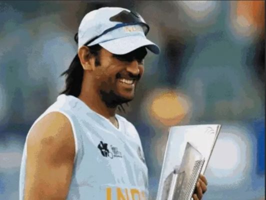 धोनी कैप्टन कूल नाम को ट्रेडमार्क करा रहे