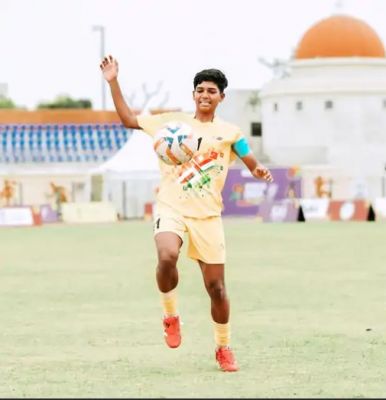 छत्तीसगढ़ की पहली महिला फुटबॉल स्टार बनी किरण पिस्दा