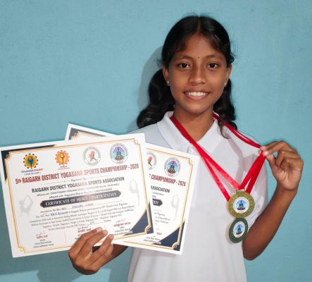 रायगढ़ डिस्ट्रिक्ट योगासन चैंपियनशिप में परिधि सिदार का शानदार प्रदर्शन, जीते दो गोल्ड मेडल..