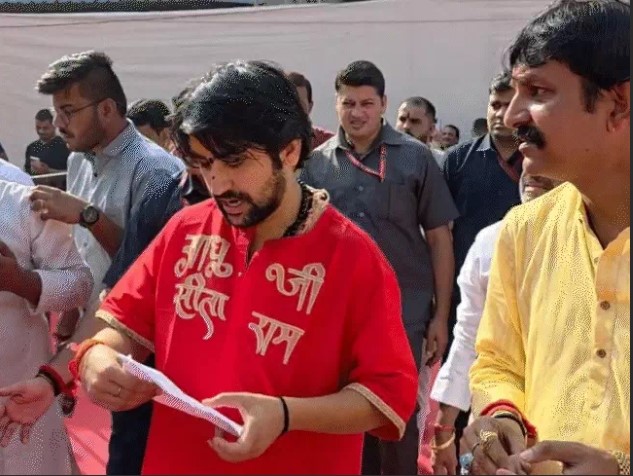 पं. धीरेंद्र शास्त्री को कोर्ट का समन:20 मई को पेश होने के आदेश, कुंभ में न जाने वालों को देशद्रोही कहा था