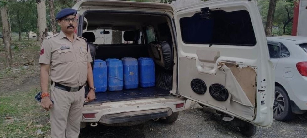 स्कार्पियों से 120 लीटर डीजल बरामद