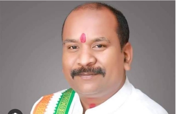 जिला एमसीबी में युक्तियुक्तकरण को लेकर बवाल, पूर्व विधायक गुलाब कमरो ने डीईओ पर लगाए गंभीर आरोप शिक्षकों की नियुक्ति में भ्रष्टाचार व भेदभाव का मामला, सरकार से की डीईओ को निलंबित करने की मांग