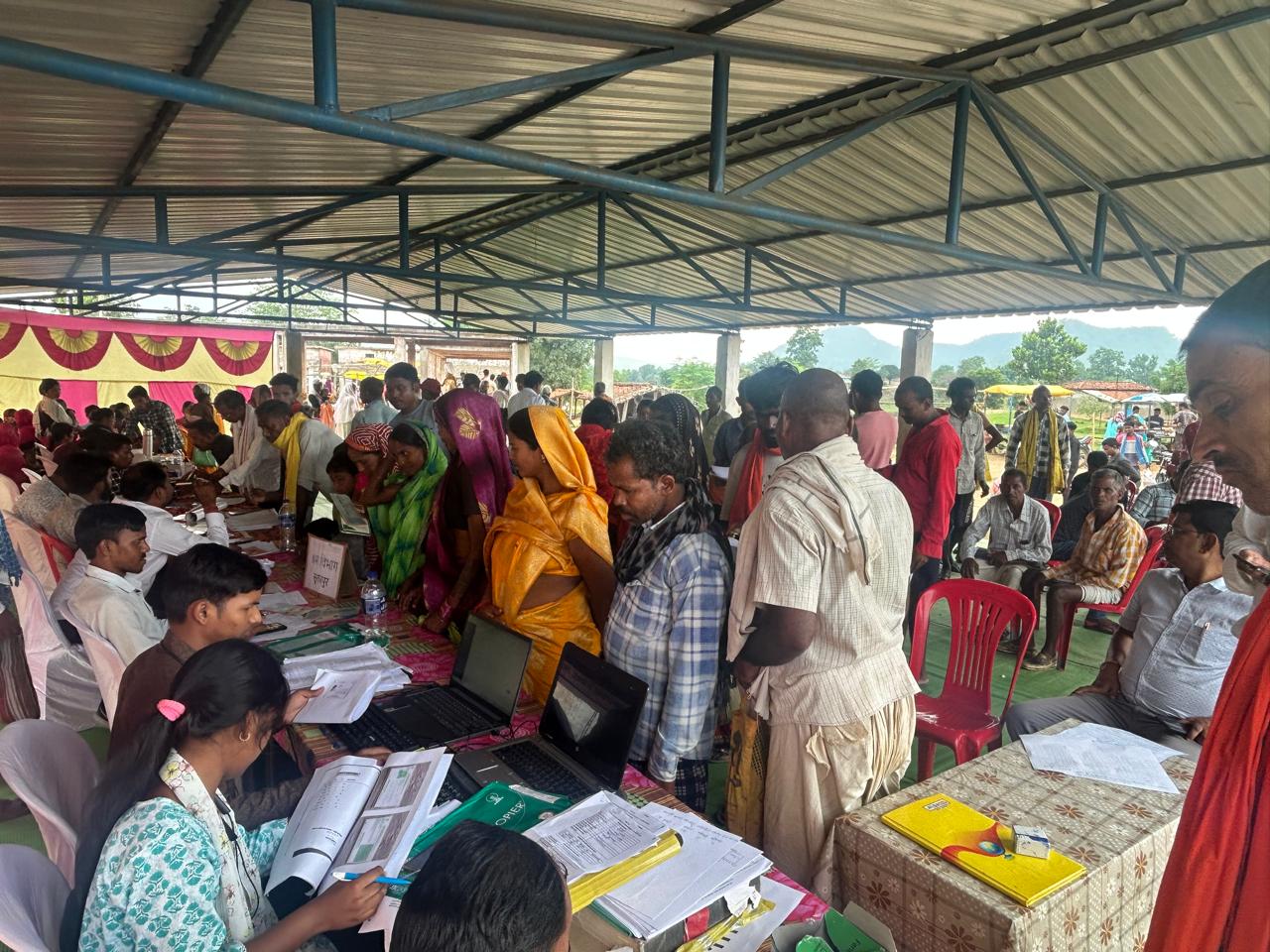 धरती आबा अभियान के तहत चंद्रपुर, हरिहरपुर, मानी इत्यादि ग्रामों में शिविर का किया गया आयोजन  -आयोजित शिविर के माध्यम से 847 हितग्राही हुए लाभान्वित