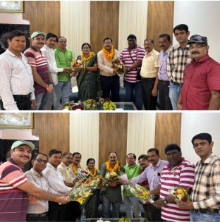 छत्तीसगढ़ शिक्षक संघ जिला इकाई जांजगीर-चांपा द्वारा नवपदस्थ डीईओ सक्ती का आत्मीय स्वागत एवं अभिनंदन।