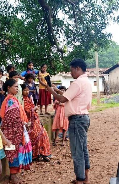 जिला प्रशासन की सक्रियता से आयुष्मान कार्ड योजना का बेहतर क्रियान्वयन  70 वर्ष से अधिक आयु के लोगों के लिए बनाया जा रहा वय वंदना कार्ड