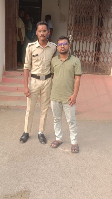 करोड़ो रूपये गबन करने वाला केमप्लास्ट प्रोडक्टस प्रायवेट लिमिटेड कंपनी का एकाउटेंट सागर तिवारी गिरफ्तार