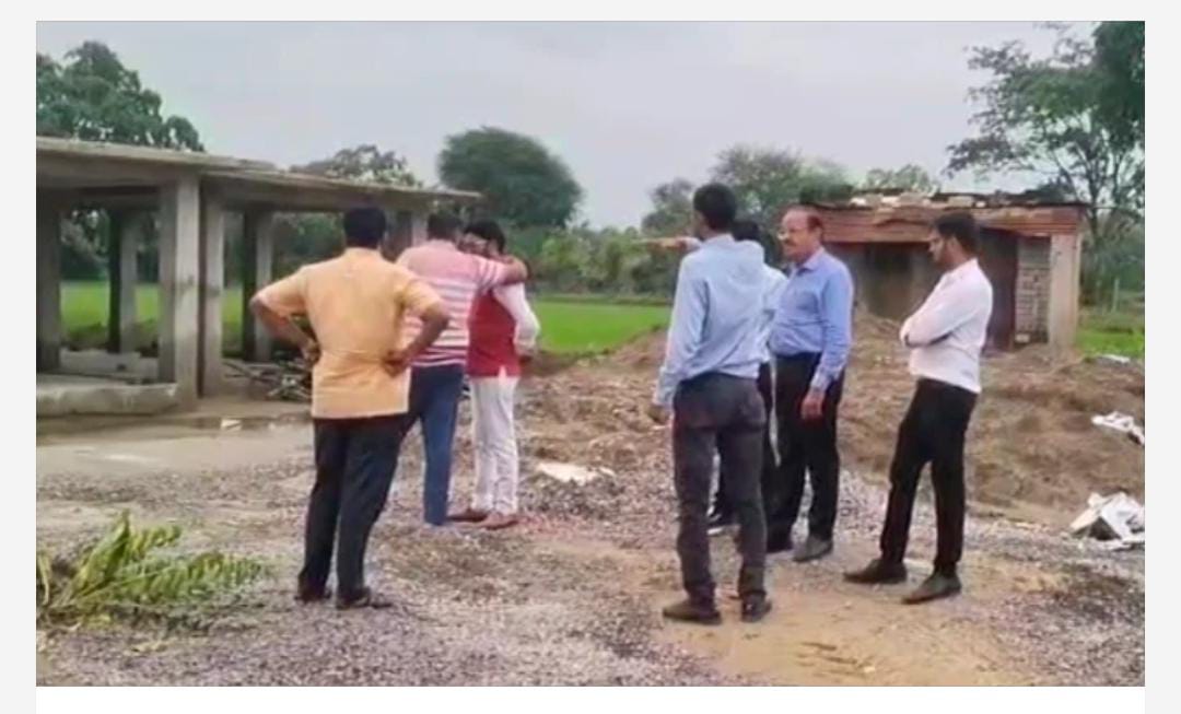 हाट बाजार का रायपुर मंडी बोर्ड के अधिकारियों ने किया निरीक्षण, इंजीनियर सहित अन्य अधिकारों के खिलाफ कार्रवाई करने और भुगतान रोकने का निर्देश दिए