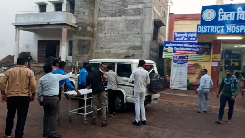 हाईकोर्ट के आदेश के बाद छिनने वाला था मकान, गुस्से में महिला ने तहसीलदार के ऑफिस में पिया जहर