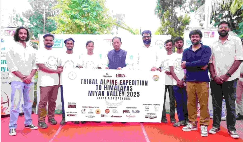  जशपुर के युवाओं ने छुआ हिमालय की ऊंचाइयों को, 5350 मीटर की ऊंचाई पर ट्रैकिंग, रॉक क्लाइंबिंग, आइस क्लाइंबिंग का लिया अद्भुत अनुभव, 