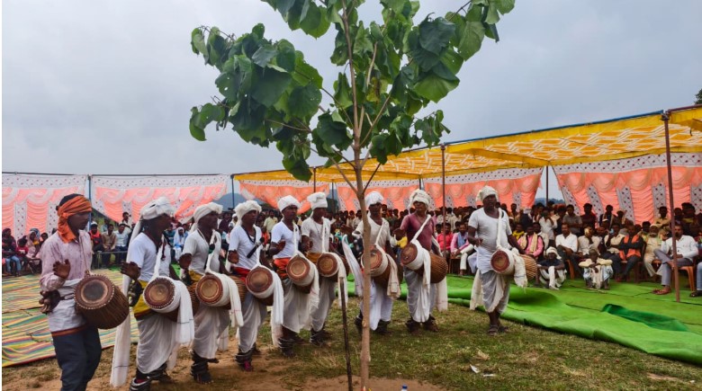 विकासखण्ड स्तरीय करमा महोत्सव का आयोजन  श्रेष्ठ प्रदर्शन करने वाले दल हुए पुरस्कृत
