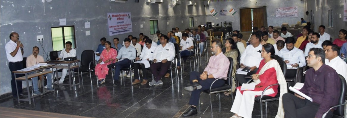 विशेष गहन पुनरीक्षण के संबंध में प्रशिक्षण आयोजित