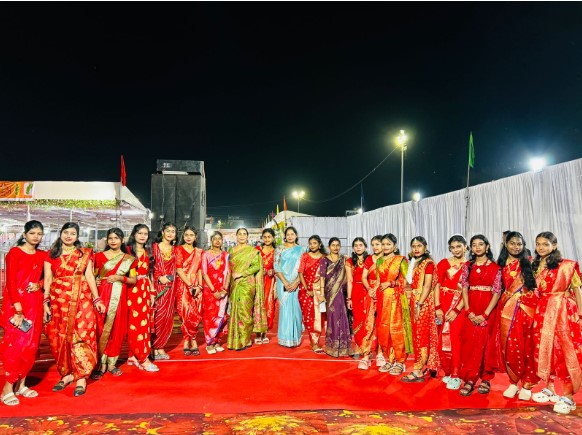 वेब पोर्टल हेडिंग: रेम्बो मेमोरियल स्कूल के छात्रों ने राज्योत्सव में मनोहारी नृत्य प्रस्तुत कर सभी को किया मंत्रमुग्ध