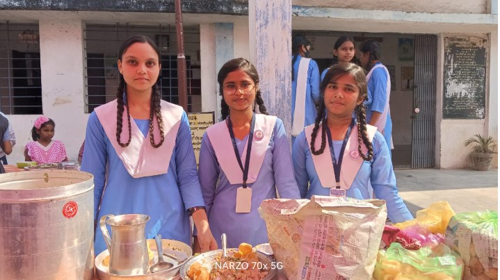 14 नवंबर को बाल दिवस के उपलक्ष पर शासकीय उच्चतर माध्यमिक शाला बरपाली चांपा में आनंद मेला का