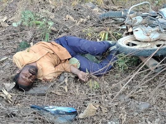 आज बिलाईगढ के पास कारीपाठ में  दोपहिया वाहन जबरदस्त सड़क दुर्घटना 