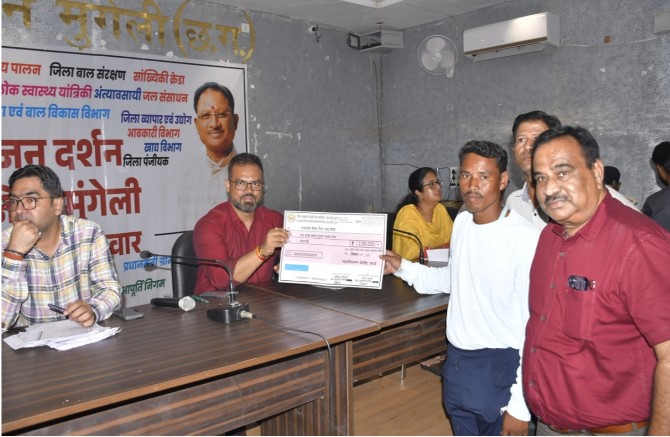 मत्स्य पालन से आर्थिक समृद्धि की ओर श्रीराम मछुआ सहकारी समिति  मछली पालन से हो रह सालान 2.50 लाख से अधिक की आमदनी