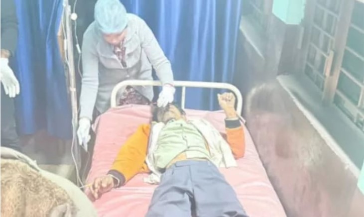 तहसील के सामने पी लिया कीटनाशक&hellip;किसान ने की खुदकुशी की कोशिश,