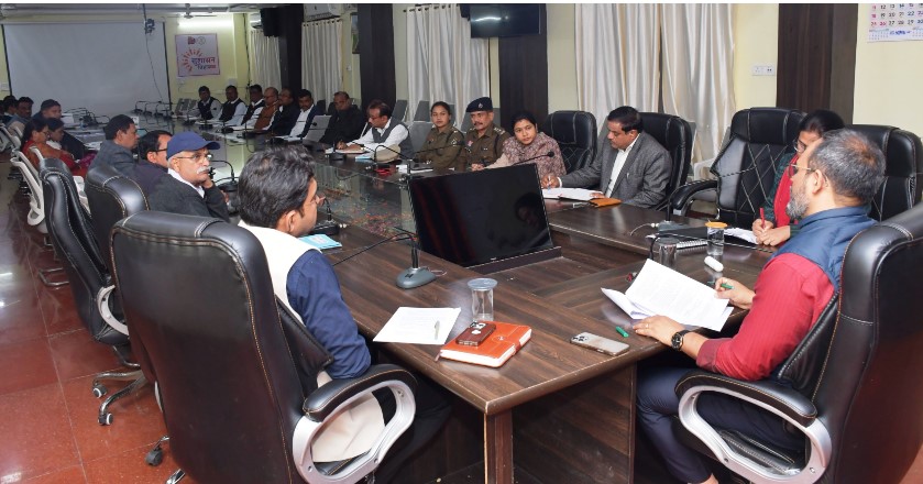 मुंगेली में गणतंत्र दिवस की तैयारी तेज, कलेक्टर ने अधिकारियों को दिए आवश्यक निर्देश