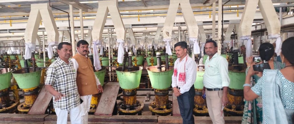 बनासकांठा की बनास डेयरी और आनंद के अमूल में आधुनिक प्रबंधन के गुर सीख रहे छत्तीसगढ़ के ग्रामीण, बस्तर का भी प्रतिनिधिमंडल शामिल